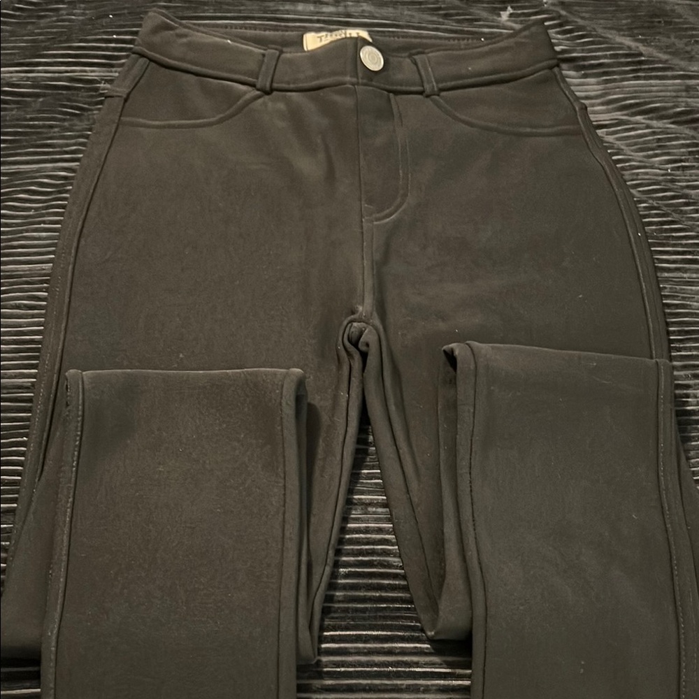 Thrill Black Jeggings Stretchy Fitted Design